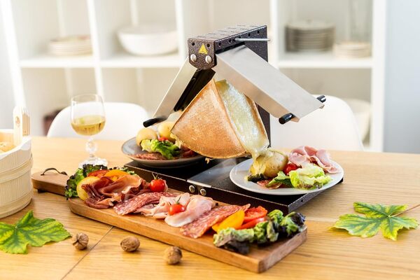 LOUIS TELLIER - Appareil à raclette Brézière® Signature Original - Taille Adaptée pour 1/4 ou 1/6 de Meule - 1 à 4 Personnes - Rampes Chauffantes Réglables - Pliable - Interrupteur de sécurité - 230V