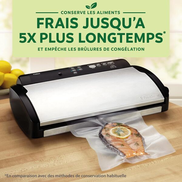 FoodSaver Machine Sous Vide, avec compartiment de rangement pour rouleau et cutter et 3 vitesses d'aspiration, inclut sacs de mise sous vide assortis, Argent avec des touches noires [V2860-I]