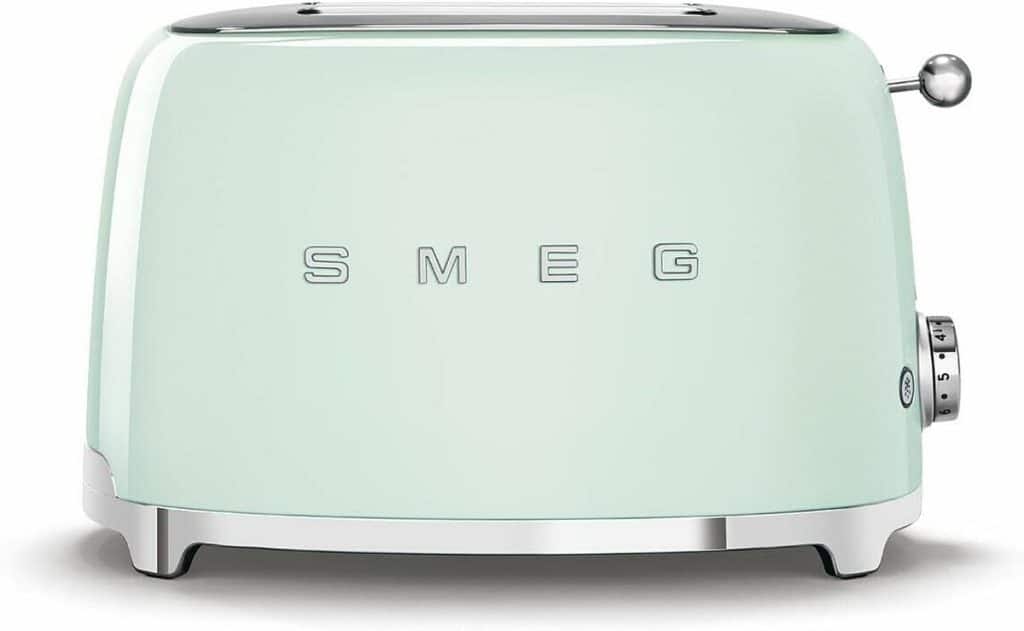 Test du grille-pain Smeg TSF01PGEU : design rétro et efficacité
