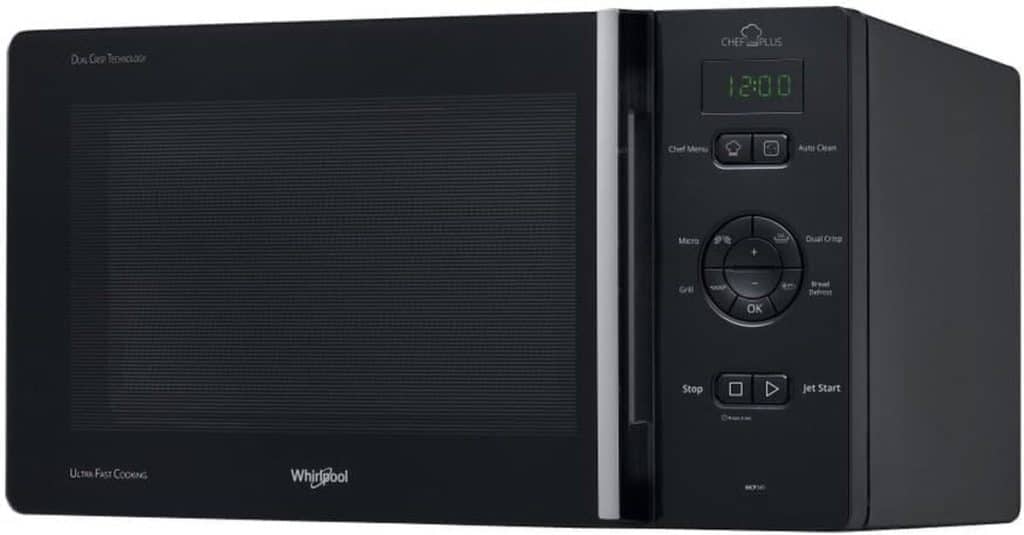 Test du four à micro-ondes Whirlpool MCP345BL : puissance et design compact