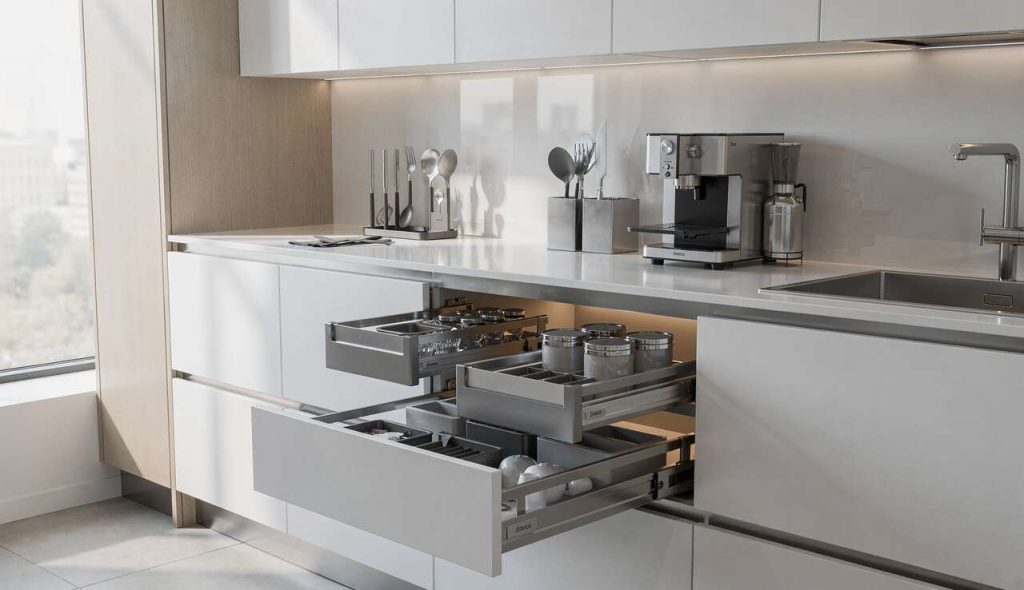 Tendances 2026 : les ustensiles pour maximiser votre espace