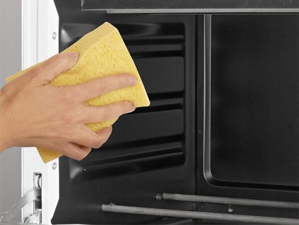 BRANDT FC215MW - Mini-four à Poser – 1380 W – 5 Modes de Cuisson sur 3 Niveaux : Chaleur Tournante, Convection Naturelle, Grill, Grill Ventilé et Sole – Accessoires : Pince, Lèchefrite, Grille [Classe énergétique A]