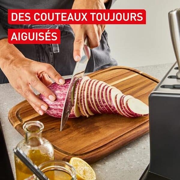 Découvrez notre test détaillé du bloc de couteaux Tefal EverSharp avec affûteur intégré : performances, design et praticité au rendez-vous pour des découpes toujours parfaites !