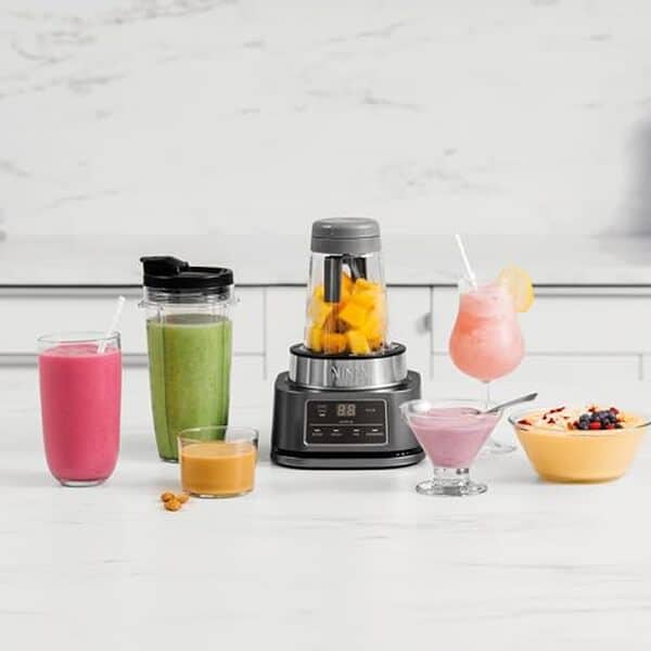 Découvrez notre analyse du blender Ninja Foodi Power Nutri 1100W : performance remarquable, design 2-en-1 et fonctionnalités innovantes pour vos smoothies et recettes maison