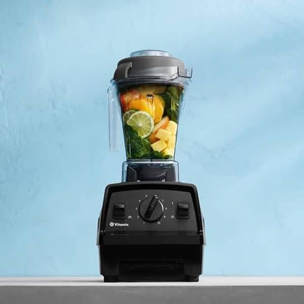 Découvrez notre analyse détaillée du blender Vitamix E310 Explorian : puissance, robustesse et qualité professionnelle pour des préparations culinaires réussies.