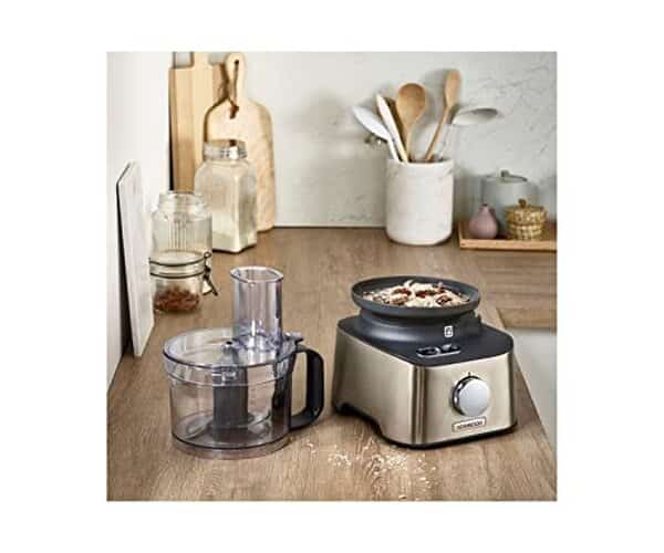 Découvrez notre avis détaillé sur le Kenwood Multipro Compact+, un robot de cuisine compact, puissant et équipé d'une balance intégrée pour faciliter toutes vos préparations culinaires