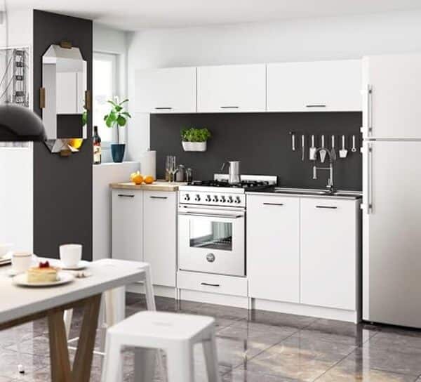 Découvrez notre avis détaillé sur le kit de meubles de cuisine AKORD 2m G1 blanc : caractéristiques, avantages et inconvénients pour vous aider à faire le bon choix.